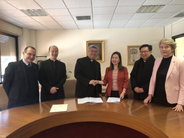 罗马中华语言学校与意大利罗马欧洲大学签署合作办学备忘录