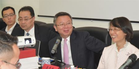 中国侨联李波副主席访意 举办华裔新生代和新侨座谈会
