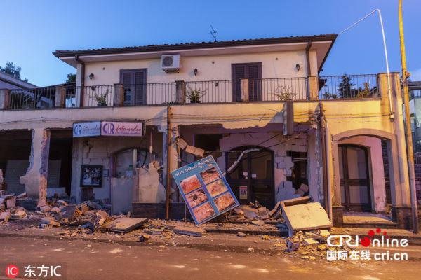 意大利埃特纳火山喷发引起地震 房屋建筑受损