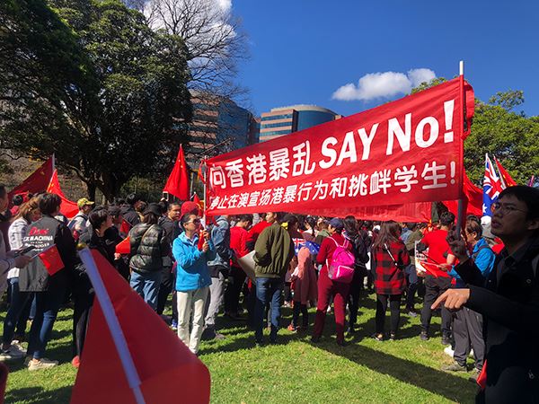 悉尼“爱国护港”和平游行，华人涌上街头表达中国心 