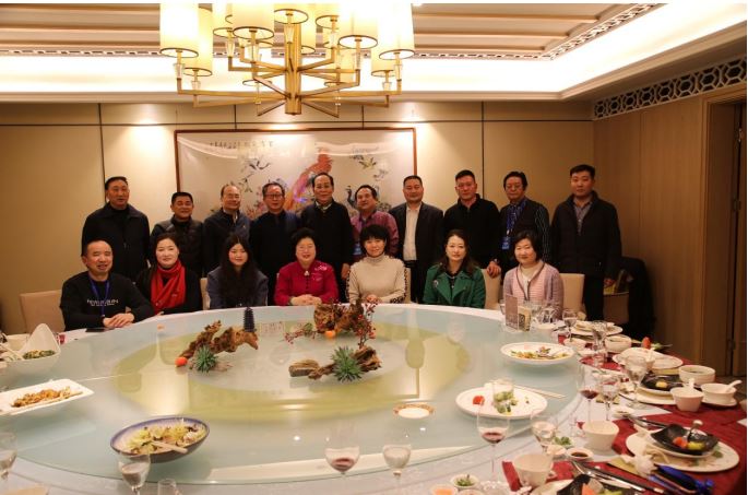 欧洲华侨华人社团联合会主席曹燕灵女士在福州宴请欧洲华文媒体一行