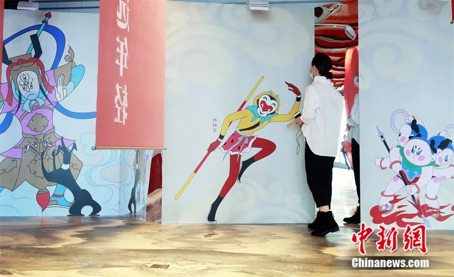 2020年，《大闹天宫》综合原画展在上海中心亮相。<a target='_blank' href='http://www.chinanews.com/'>中新社</a>记者 汤彦俊摄