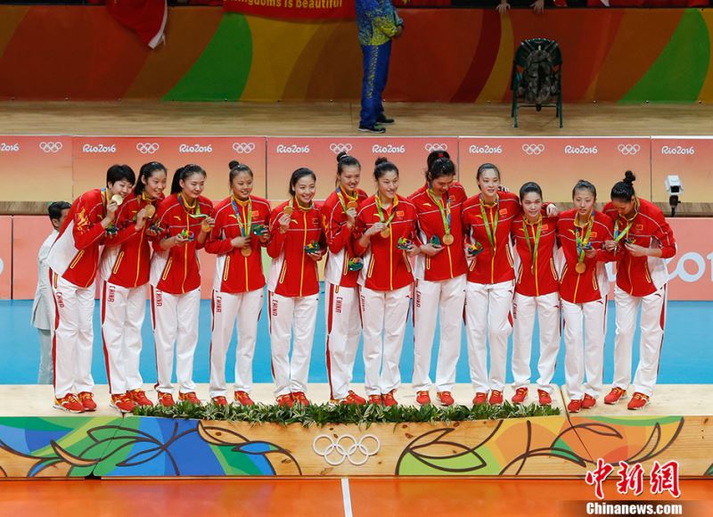 资料图：中国女排在里约奥运会夺冠。<a target='_blank' href='http://www.chinanews.com/' >中新网</a>记者 杜洋 摄