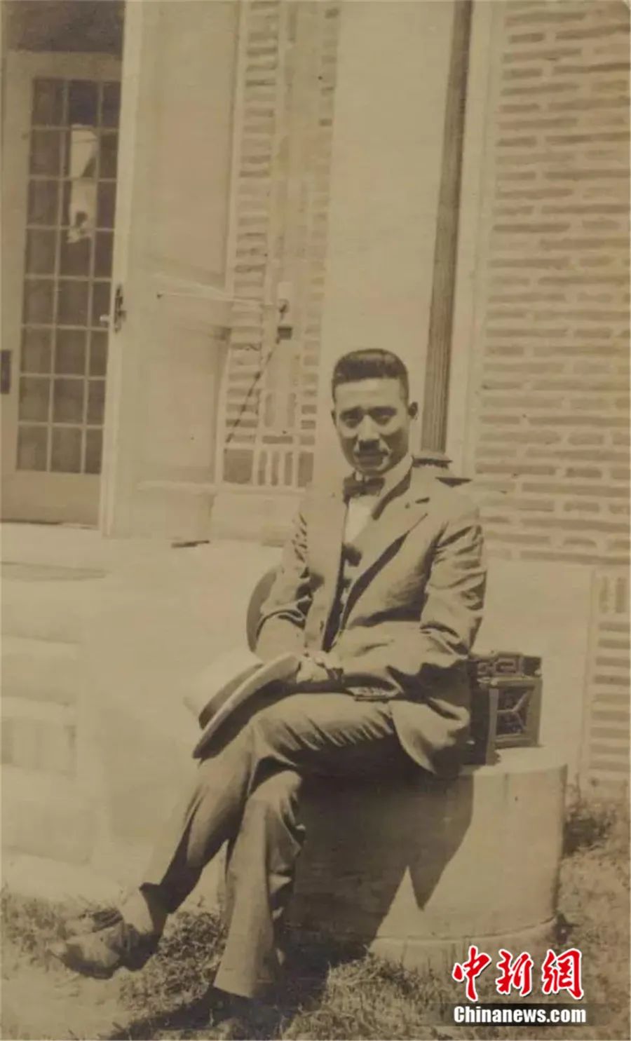 1929年张伯苓在法国。张伯苓研究会 供图