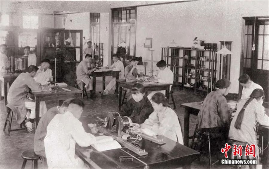 1930年代的南开大学物理实验室。张伯苓研究会供图