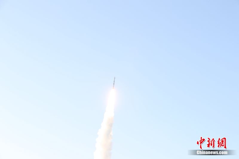 中国成功发射试验十四号和试验十五号卫星 郑斌 供图