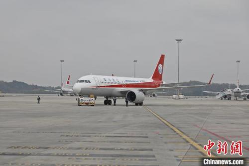 中国侨网今年3月，四川航空3U3903成都天府-胡志明市航班顺利起飞。　四川航空 供图