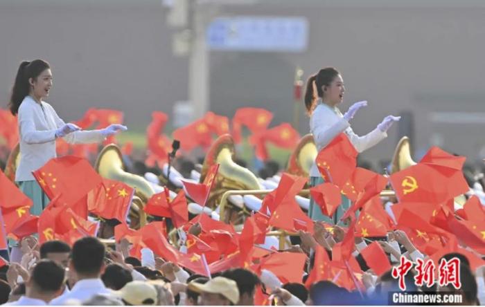 Attendees gather at Tiananmen Square in Beijing to celebrate the Communist Party of China (CPC) centenary, July 1, 2021. (Photo: China News Service)