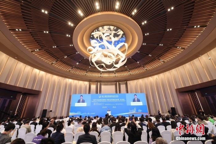 11月6日，第六届虹桥国际经济论坛“坚守多边贸易体制 完善全球经贸治理”分论坛在上海举行。<a target='_blank' href='/'>中新社</a>记者 杨可佳 摄