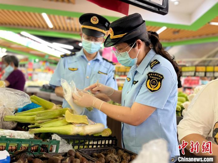 资料图：上海市食药安办会同相关部门联合开展重点食用农产品综合治理工作。